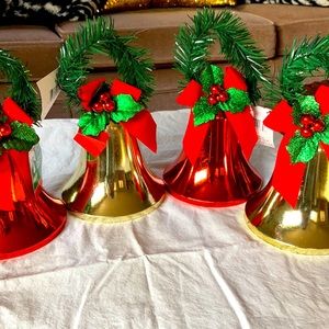 For red and gold medium sized Christmas bells